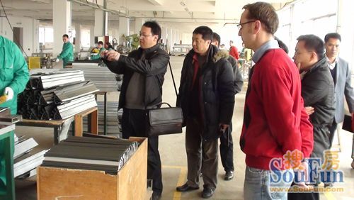 原乡墅品质再升级 赴上海国际建材博览会考察新型建材